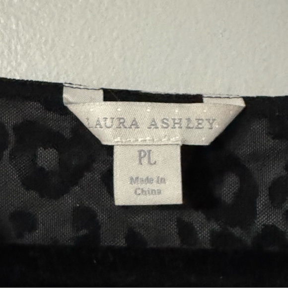 Laura Ashley | Leopard Print Draped Neck 3/4 Sleeve Blouse Size PL Petite L - Picture 4 of 5